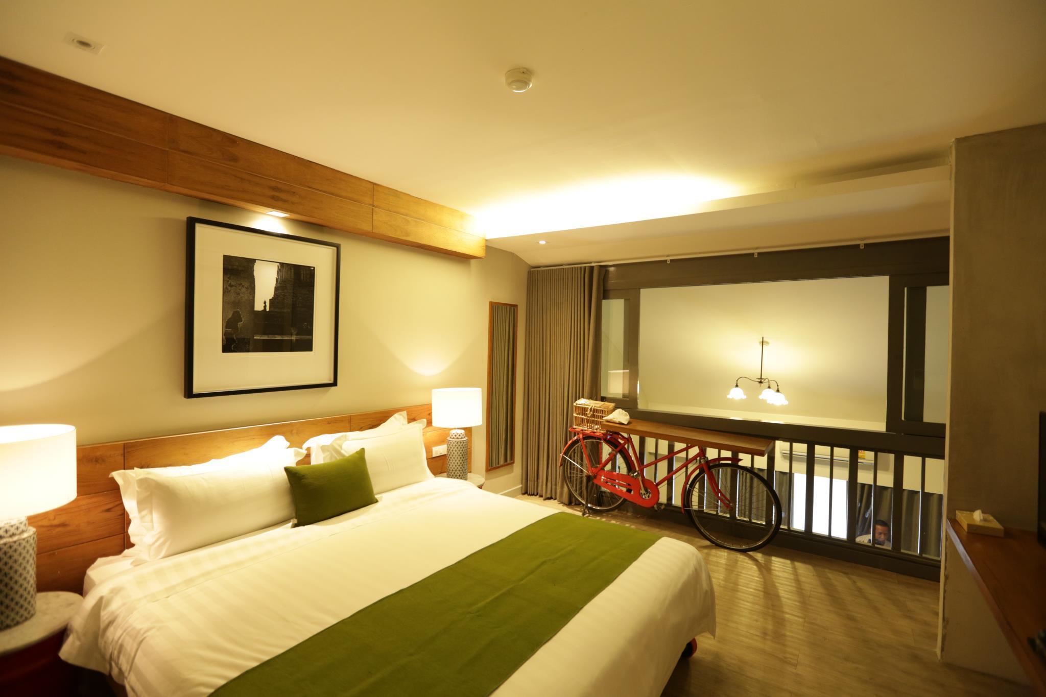 Nandha Hotel Bangkok Exterior photo