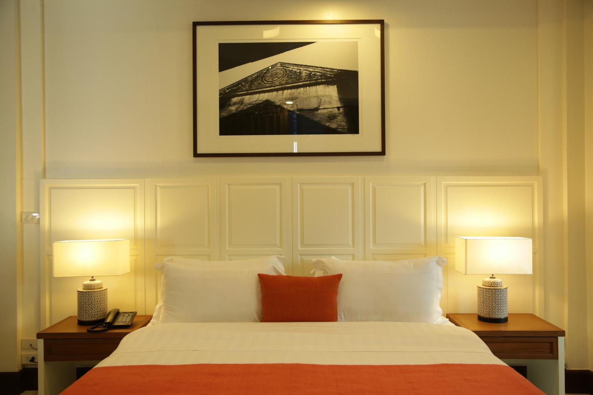 Nandha Hotel Bangkok Exterior photo