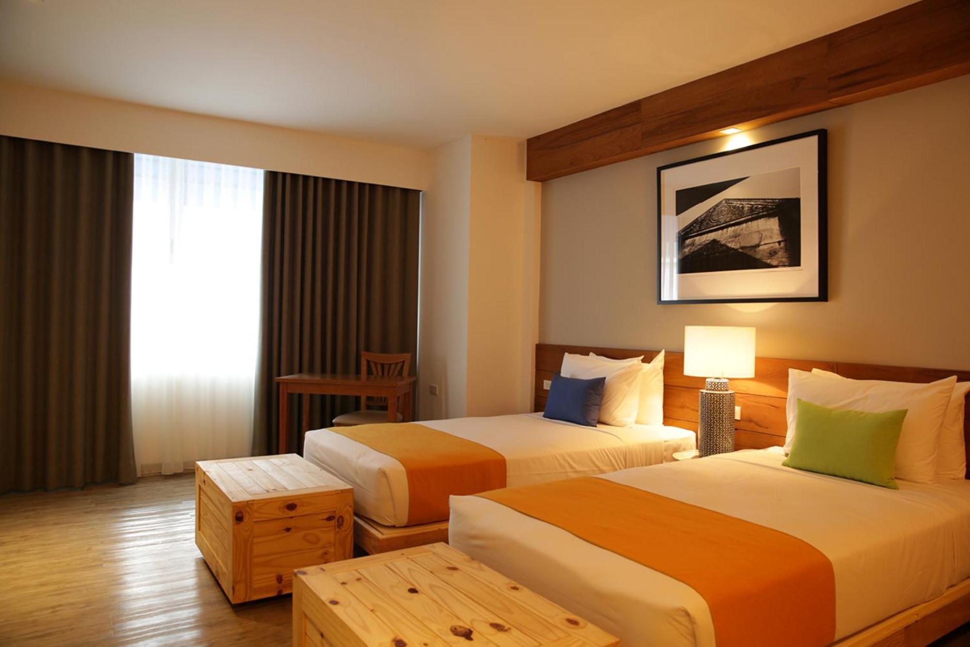 Nandha Hotel Bangkok Exterior photo